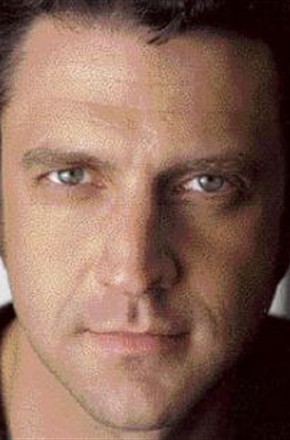 劳尔·埃斯帕扎