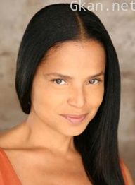 维多利亚·洛威尔