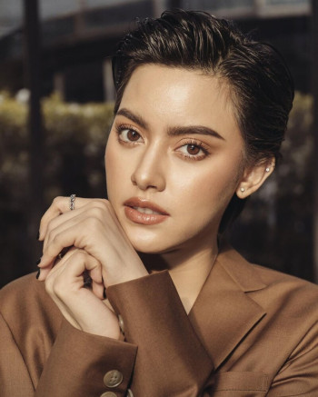 查恩雅·麦克洛里