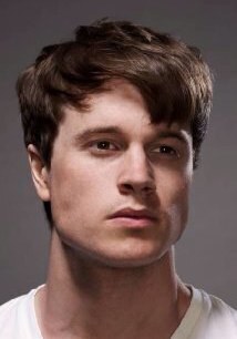 劳里·卡尔弗特