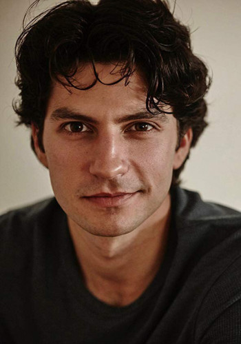 乔治·科斯图罗什