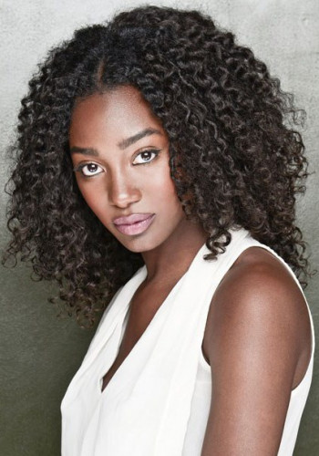 莫娜·特拉奥雷