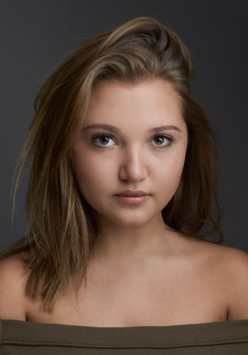 米娅·麦肯纳·布鲁斯