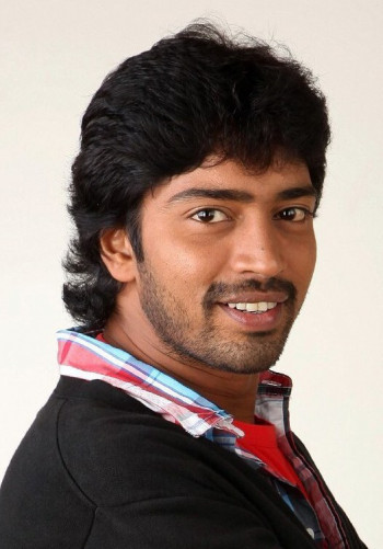 阿拉里·纳列什