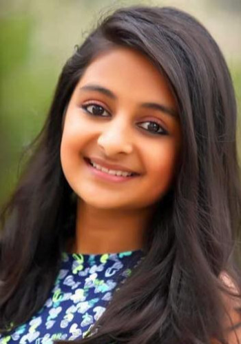 艾丝特·阿妮尔