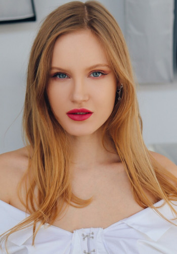 波莉娜·普什卡列娃