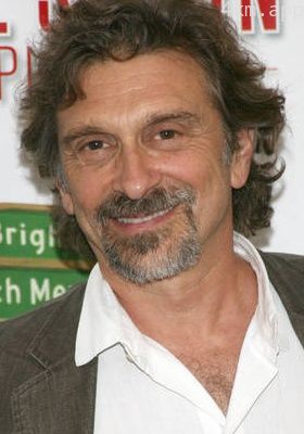 丹尼斯·布特斯卡里斯