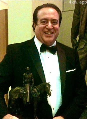 尼克·瓦莱隆加