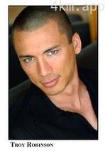 特洛伊·罗宾逊