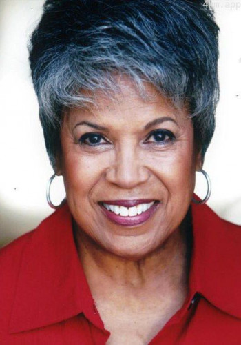 艾莎·克莱门特