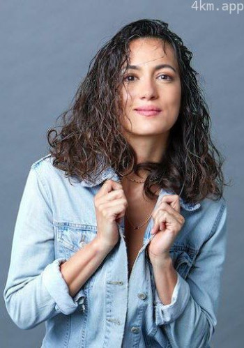 梅拉·埃莫西约