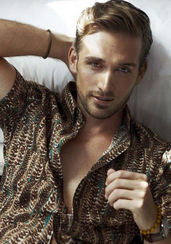 毛里西奥·埃瑙