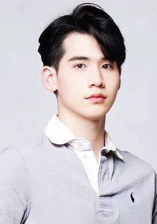 澈戚克·差努恩儒杰·斯拉萨希塔特