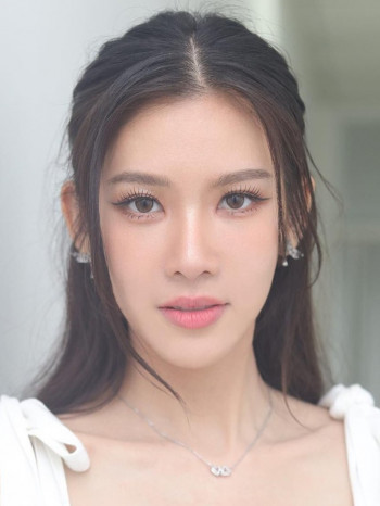 阿妮莎·努格拉哈