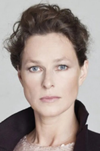 亚历克桑德拉·贾斯塔