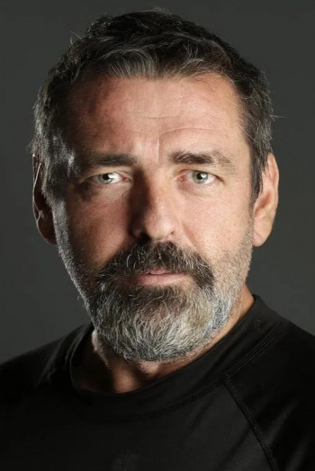 安古斯·麦克菲登