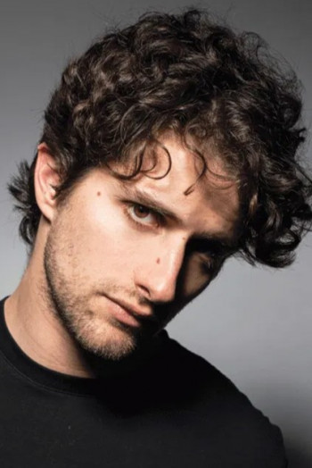 达里奥·亚斯贝克·贝纳尔