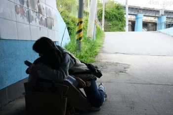 동에 번쩍 서에 번쩍