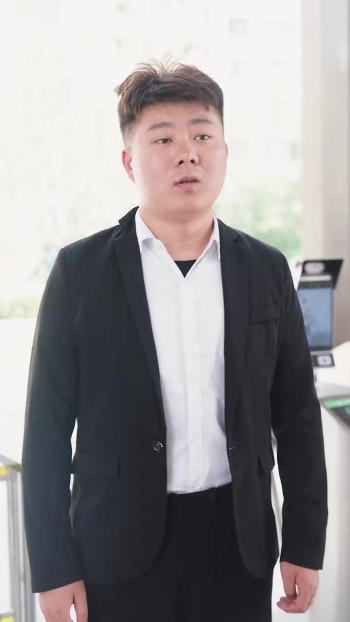 拽妈携崽归来(一胎三宝,神秘爹地竟是大佬)